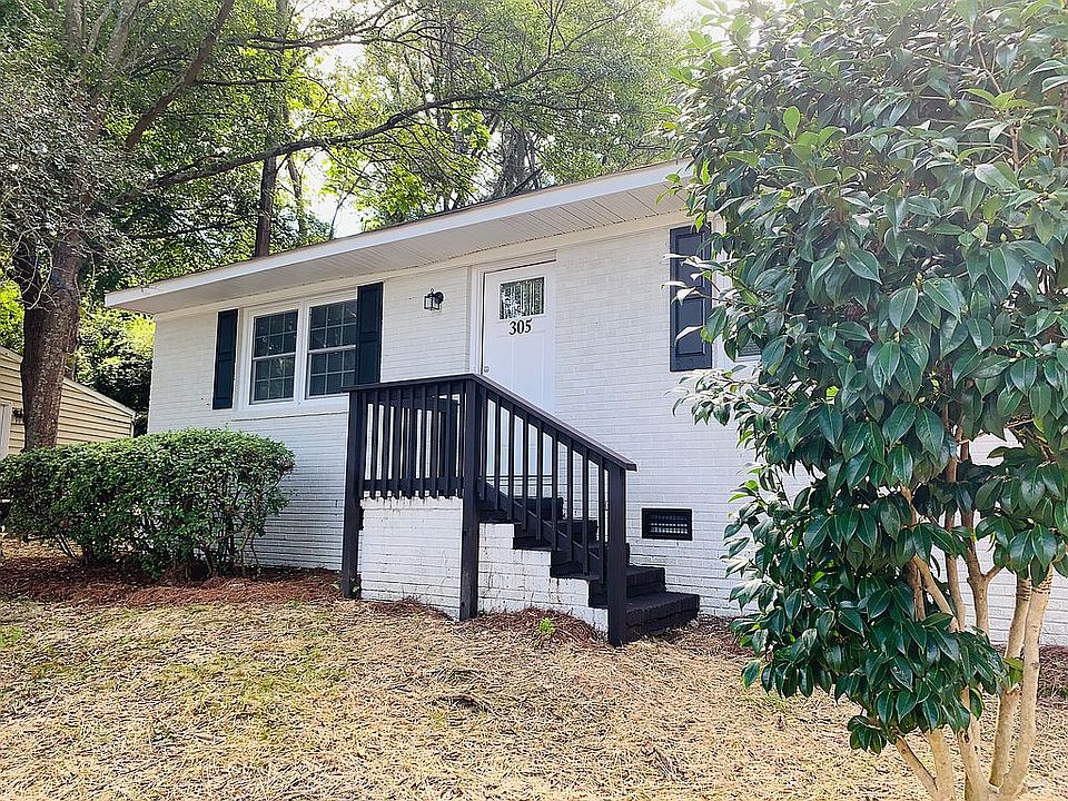 1st image of 305 Oakwood Cir