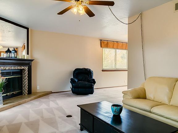 004_Living Room (8)