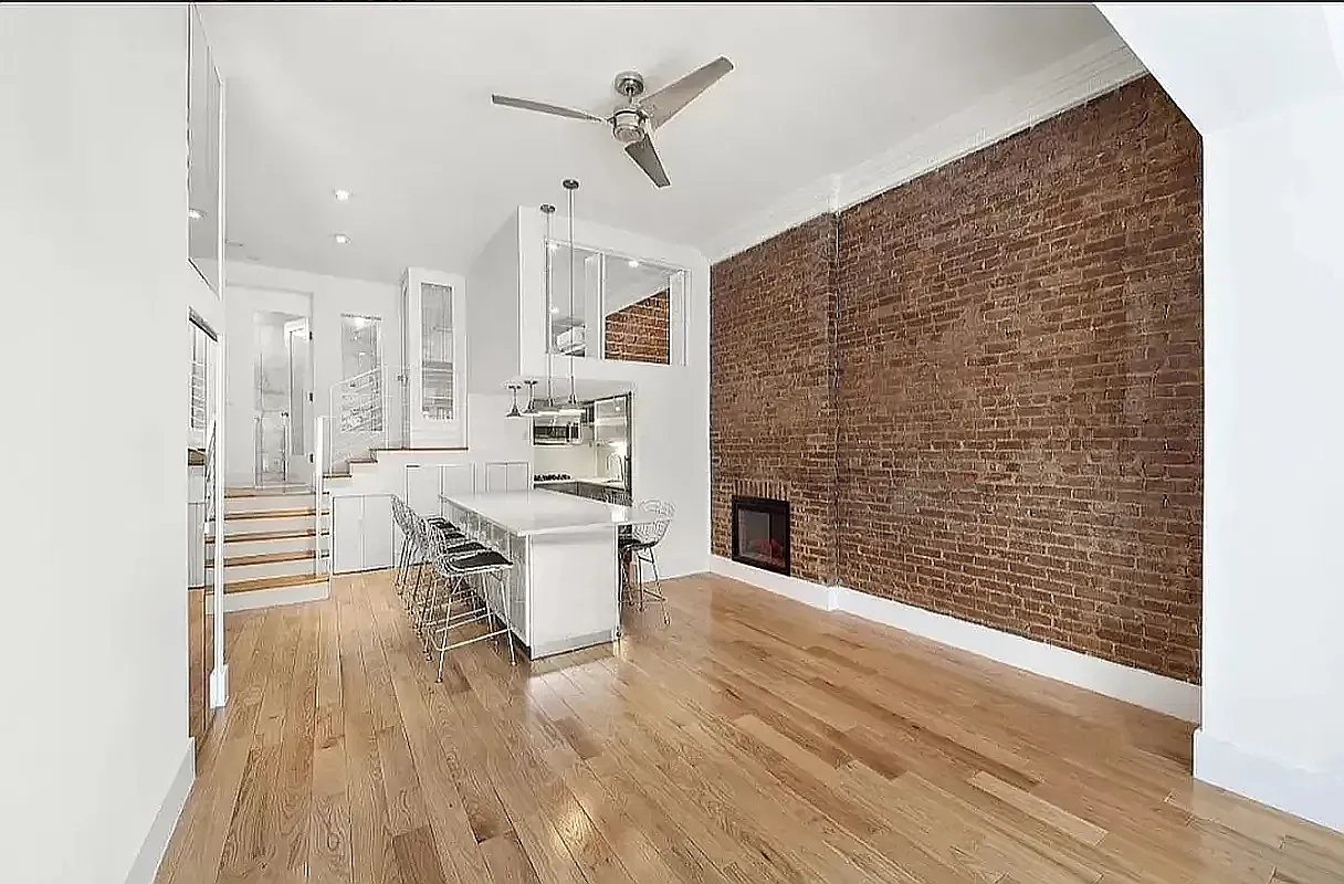 217 West 14th Street — Photo 2