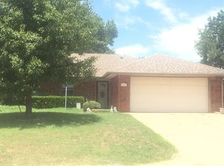 5506 Arrowhead Dr, Enid, OK 73703