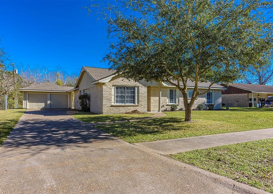 1st image of 226 Lantana Dr