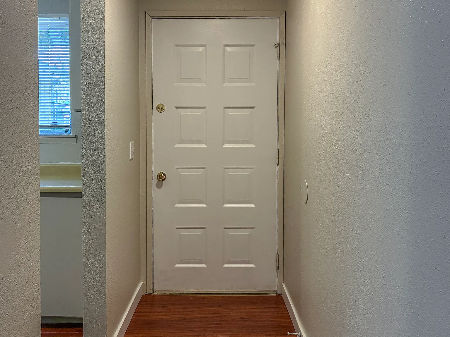 3 bed, 1056 sqft, $2,595 — Photo 4