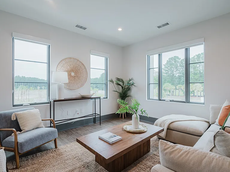 25 Minetta Ln #201 — Photo 13