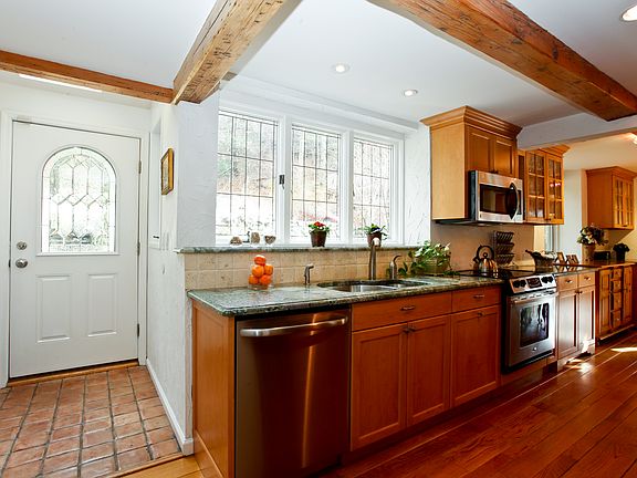 Back entrance, door to 2nd driveway,level backyard