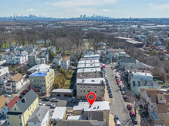 4th image of 131 Johnston Ave