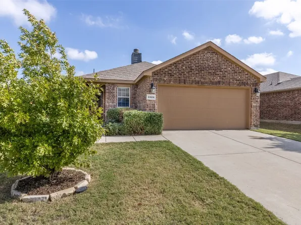 1329 Red River Dr, Aubrey, TX 76227