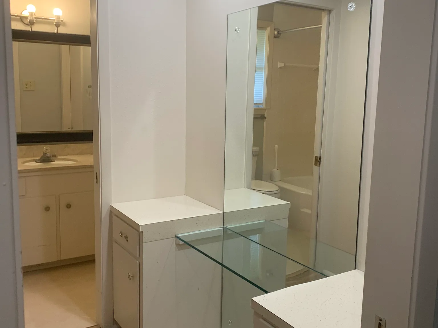 4 bed, 2100 sqft, $2,000 — Photo 3