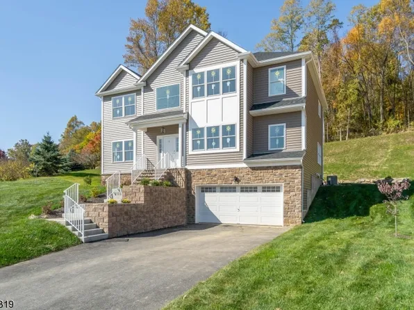 3 Spring Ct, Lopatcong Twp., NJ 08865