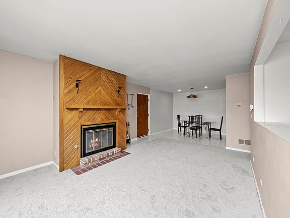 2nd image of 257 Stoneybrook Ln APT 3G