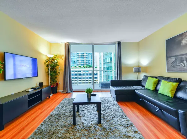 1 SE 12th St, Miami, FL