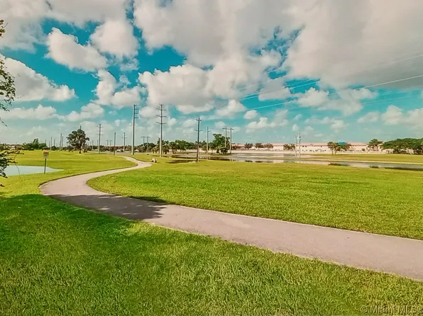 17700 NW 77th Ct, Hialeah, FL