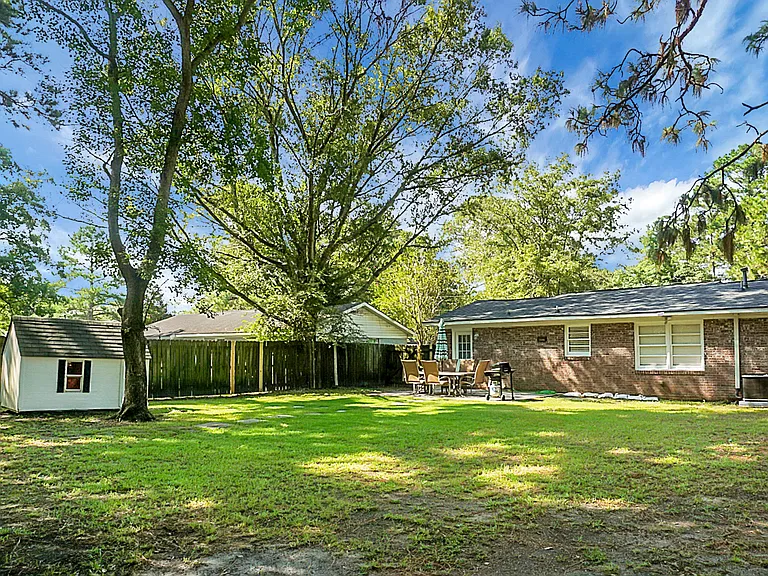 4452 Garwood Dr — Photo 34