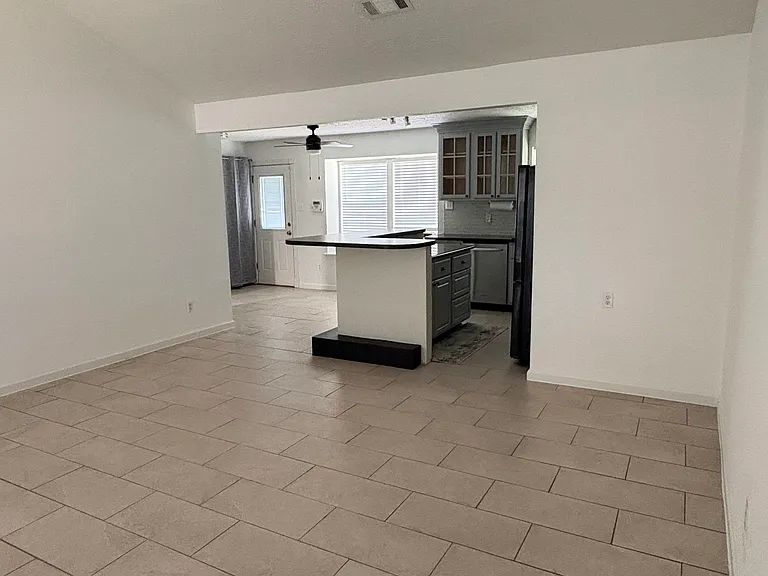 13827 Flagstone Dr — Photo 4