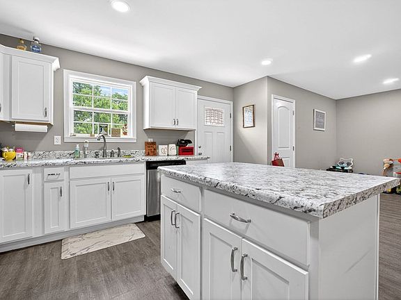 5th image of 7341 Pleasant Ridge Rd
