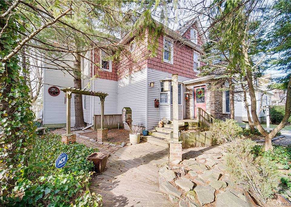 1st image of 49 Lynbrook Ave