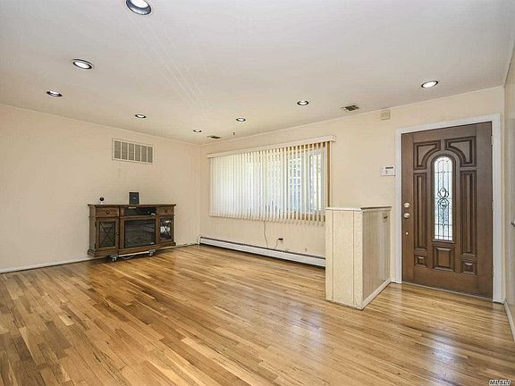 3rd image of 17 Godfrey Ave