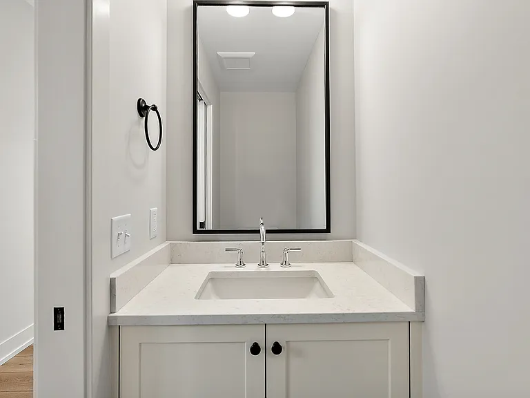 581 S Shore Dr — Photo 2