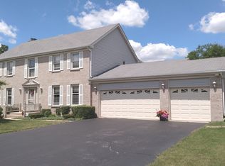 630 Kylemore Dr, Des Plaines, IL 60016