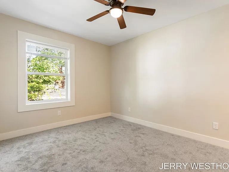 715 Butterworth St SW #2 — Photo 22