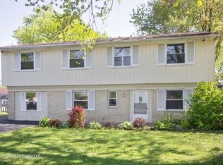 341 Evergreen Dr, Bolingbrook, IL