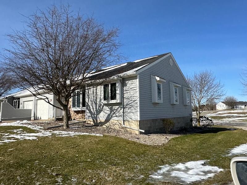 1st image of 4866 Valley Dr