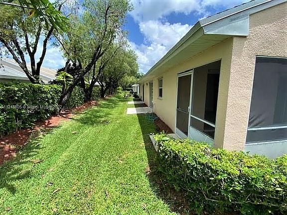4th image of 480 SE 22nd Ln #0