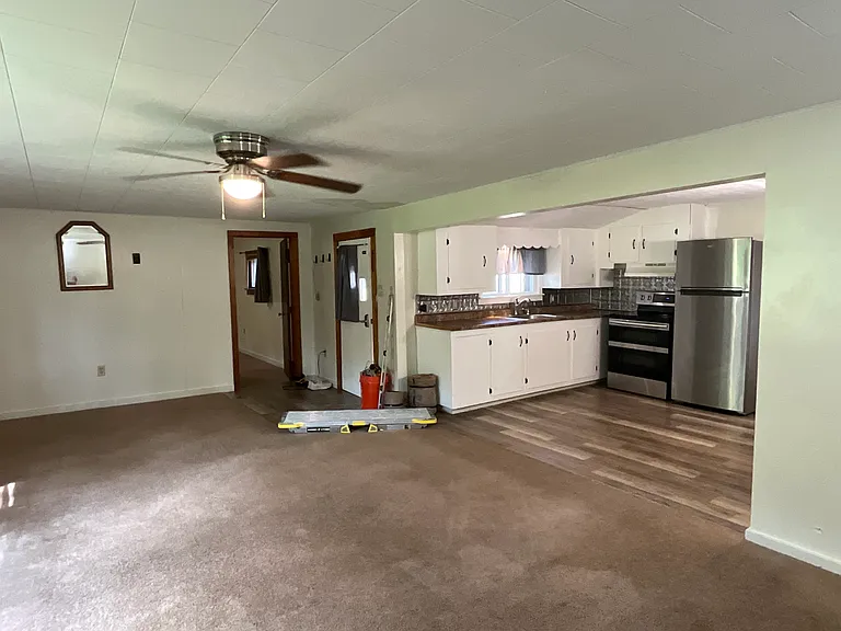 1024 Delaware Dr — Photo 4