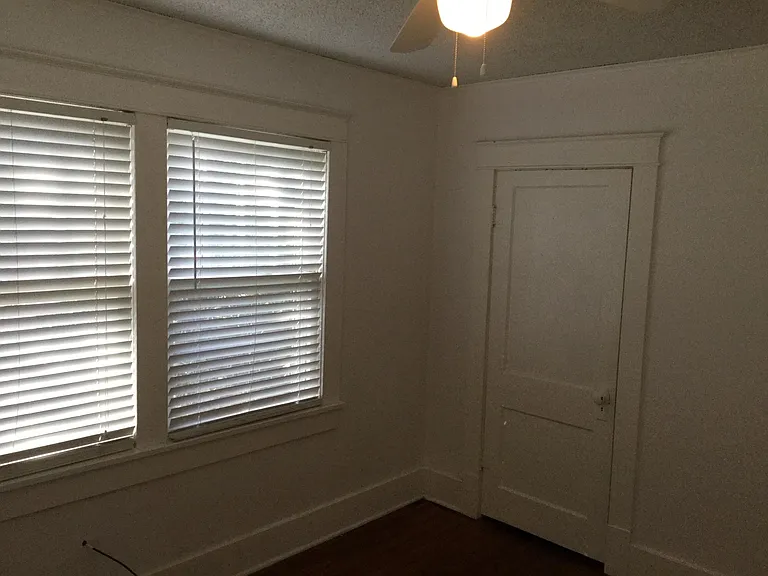 224 W Watson St — Photo 9