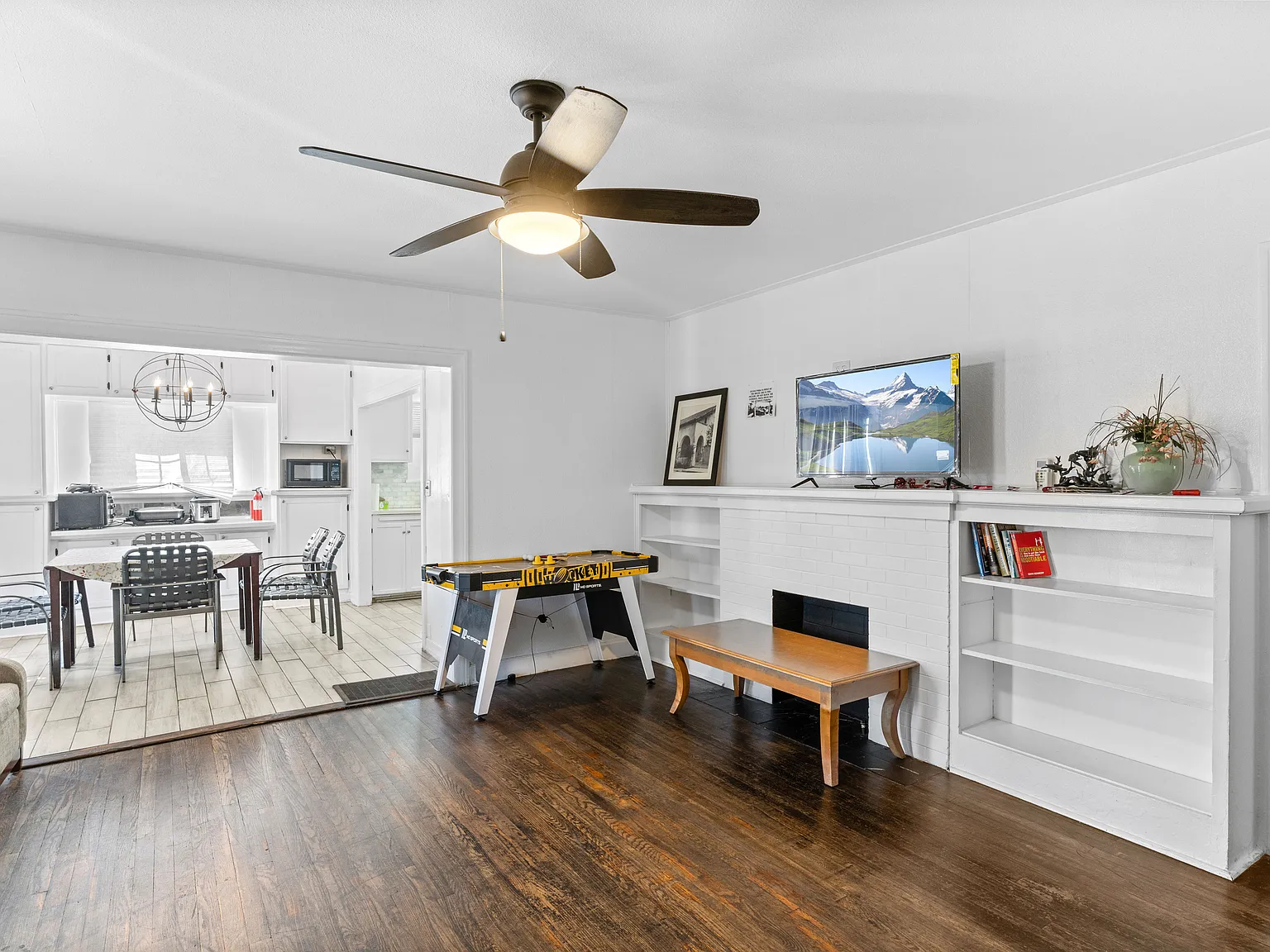 3 bed, 1350 sqft, $3,500 — Photo 3