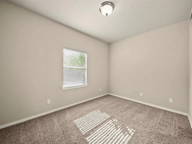 1331 W 21st St #B — Photo 8