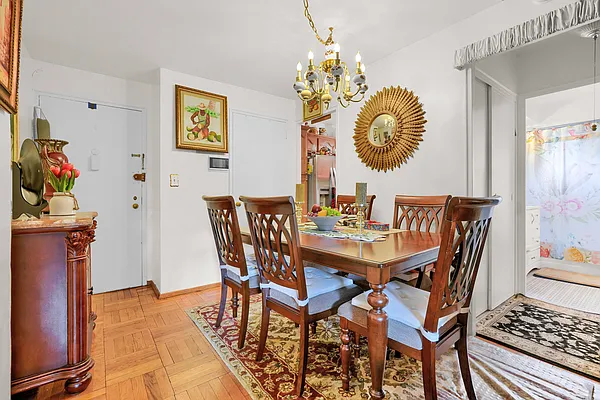 Sold by Horowitz Real Estate | media 5