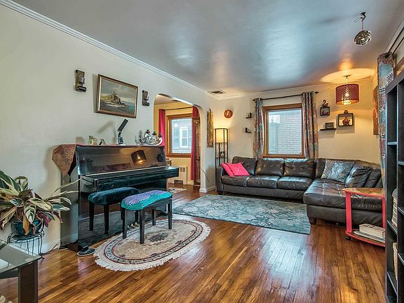3rd image of 167 Brown St