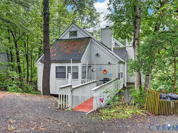 388 Spitz Ln #B, Basye, VA 22810