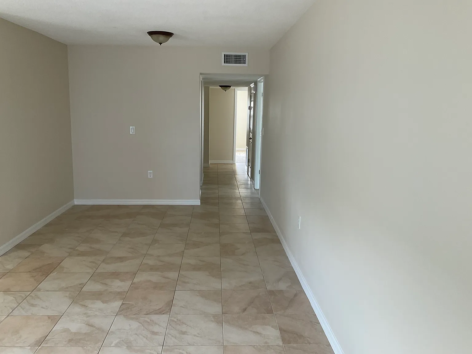 3 bed, 1444 sqft, $2,000 — Photo 2