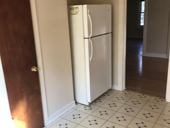 3rd image of 315 E Maple Ave #2