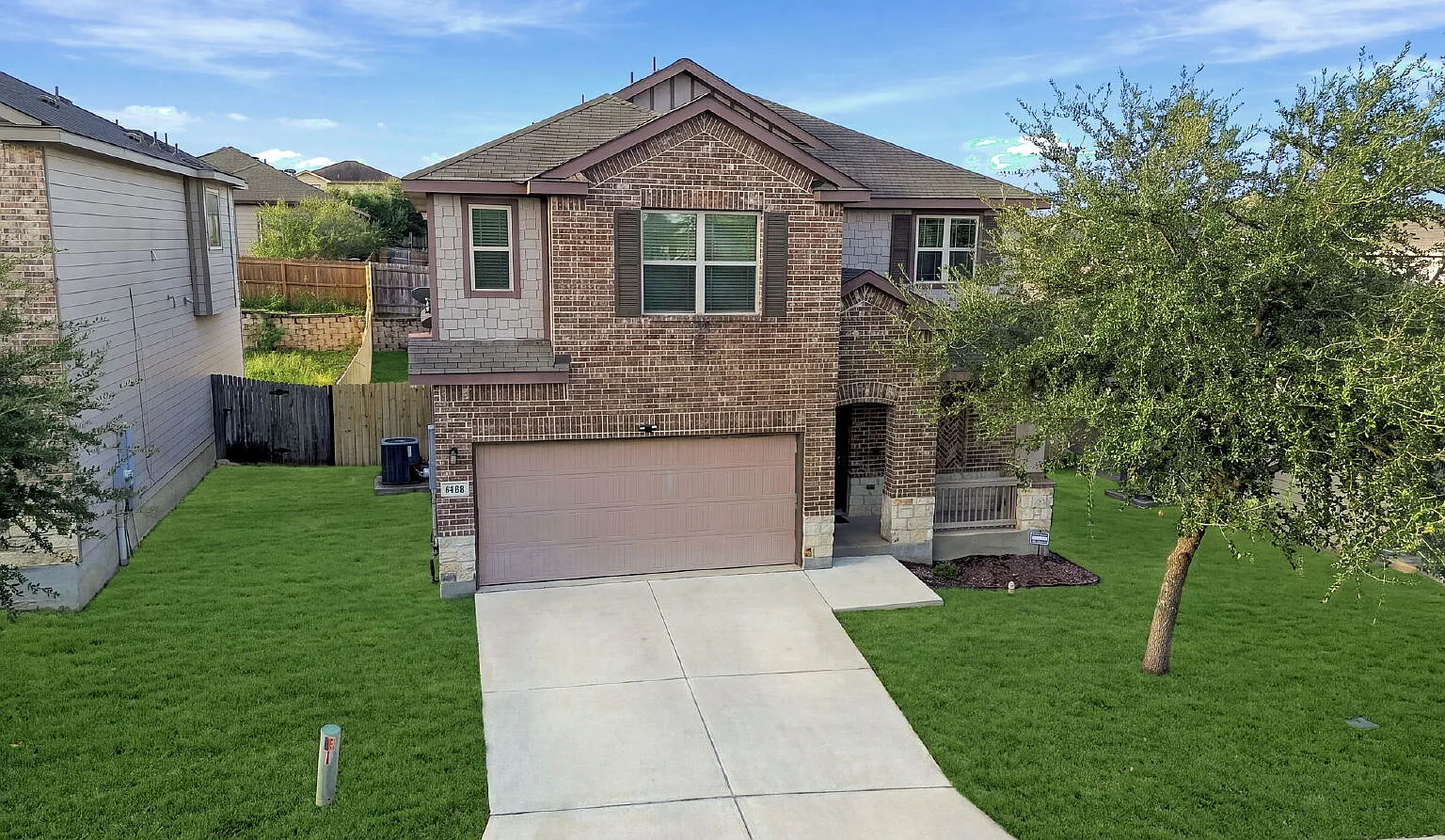 3 bed, 2.5 bath, 2131 sqft, $2,150 — Photo 3