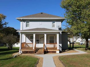 636 8th Ave S, Clinton, IA 52732