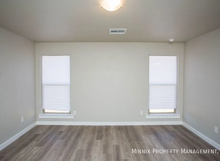 13212 Avenue S — Photo 28