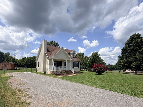 2nd image of 104 Deer Point Rd