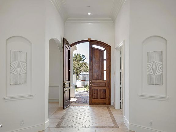 3rd image of 4284 Fallsbrae Rd