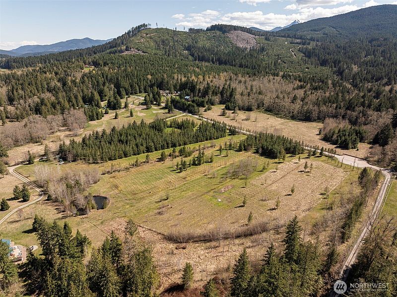 3rd image of 4890 Lost Mountain Road