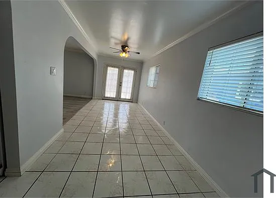 3 bed, 1374 sqft, $3,800 — Photo 3