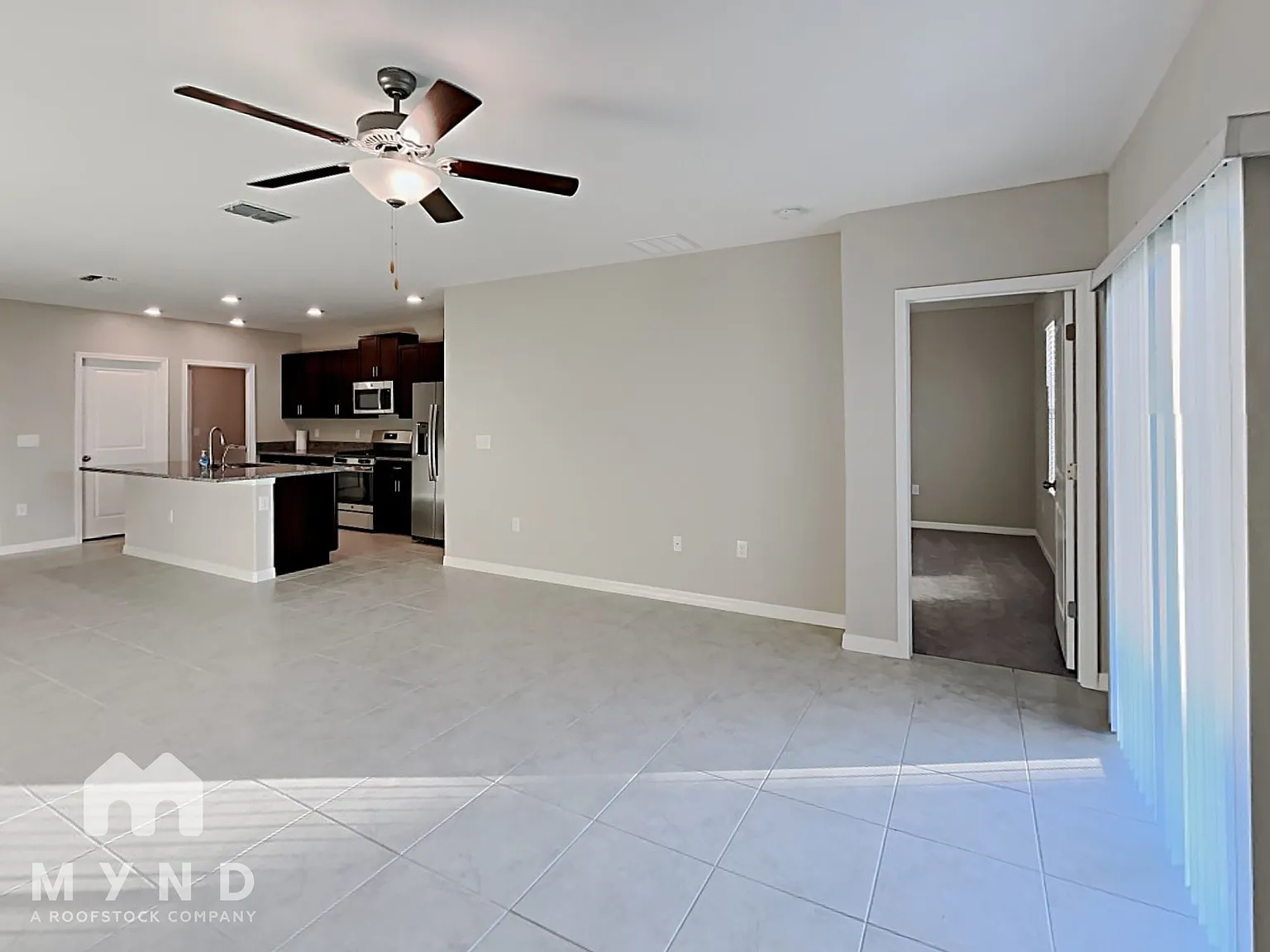 5 bed, 2.5 bath, 2389 sqft, $2,515 — Photo 4