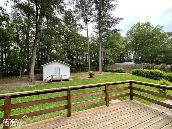 3rd image of 179R King Arthur Dr