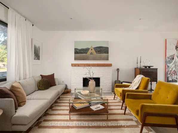 11 Maple Blvd, Toronto, ON M8V 2B7