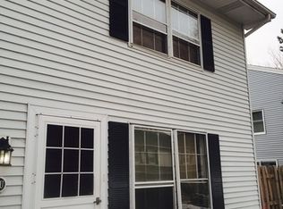 18U Fernwood Dr, Bolingbrook, IL 60440