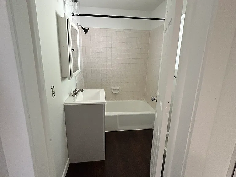 431 32nd St — Photo 2