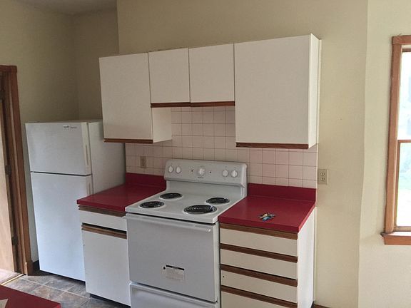 3rd image of 731 Ashland Ave