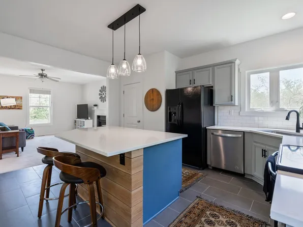 1021 Ridge St, Charlottesville, VA 22902