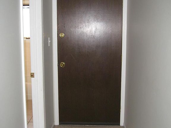 4th image of 453 Burlington Ave